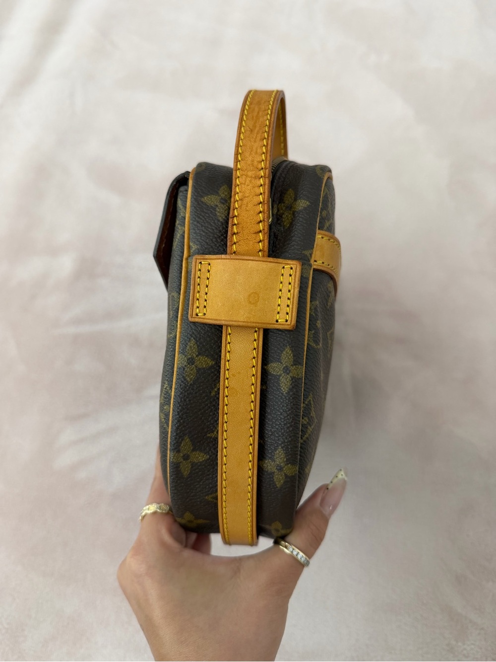 Louis Vuitton Monogram Crossbody in Brown with Tan Trim - Picture 5 of 11
